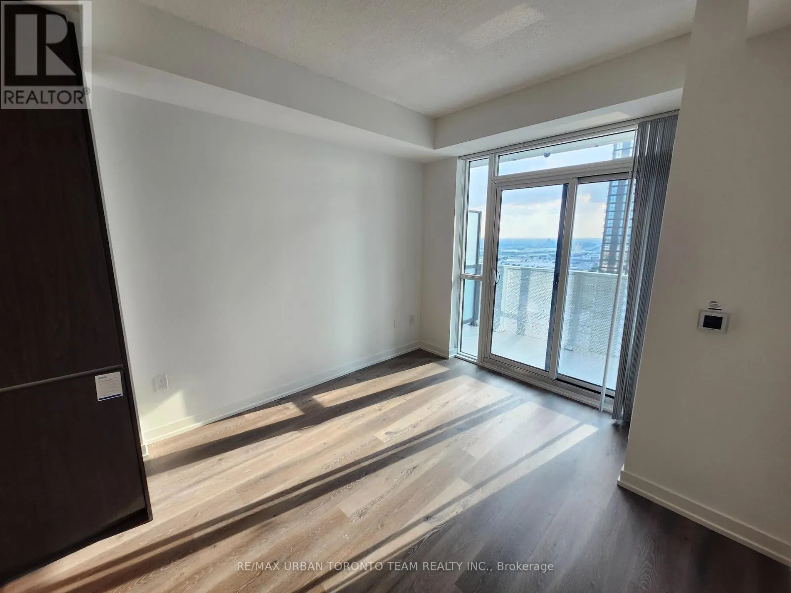 3302 - 28 INTERCHANGE WAY
