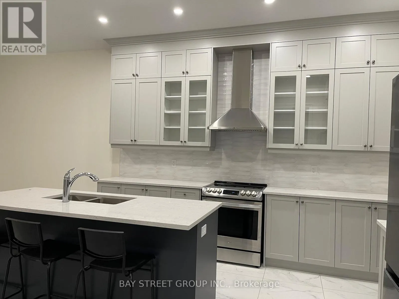 ROOM - 56 BUD LEGGETT CRES CRESCENT