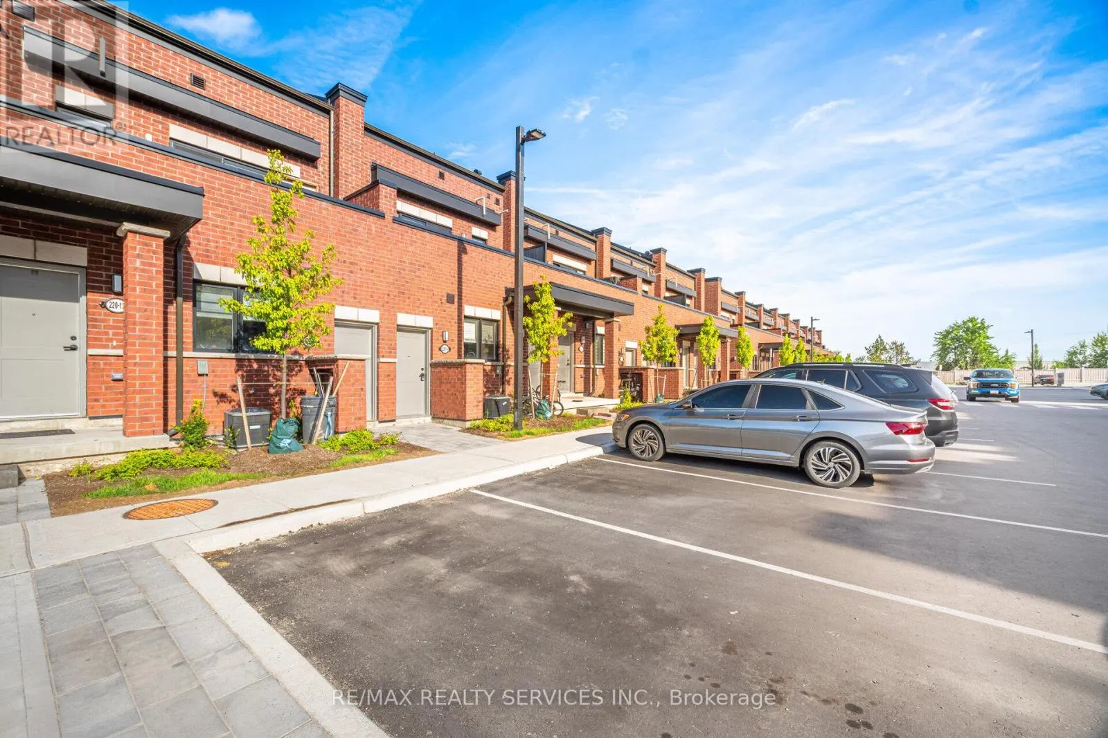 12 - 220 DISSETTE STREET