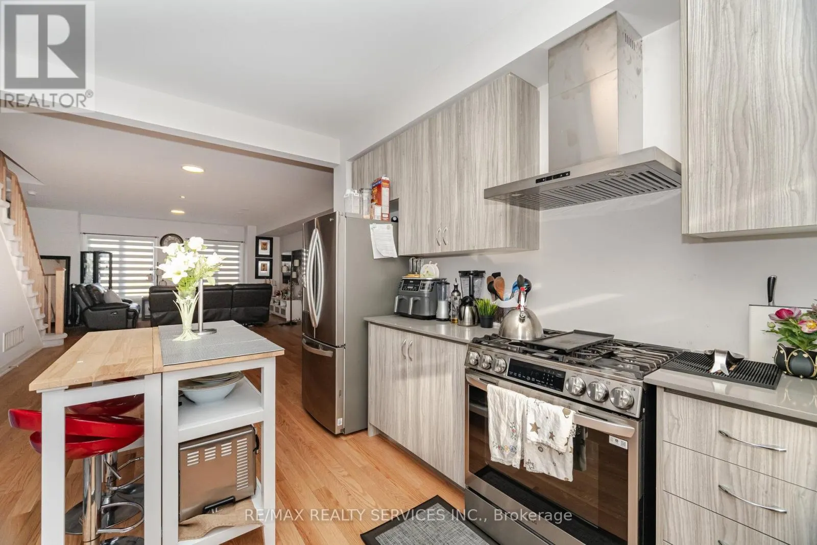 12 - 220 DISSETTE STREET
