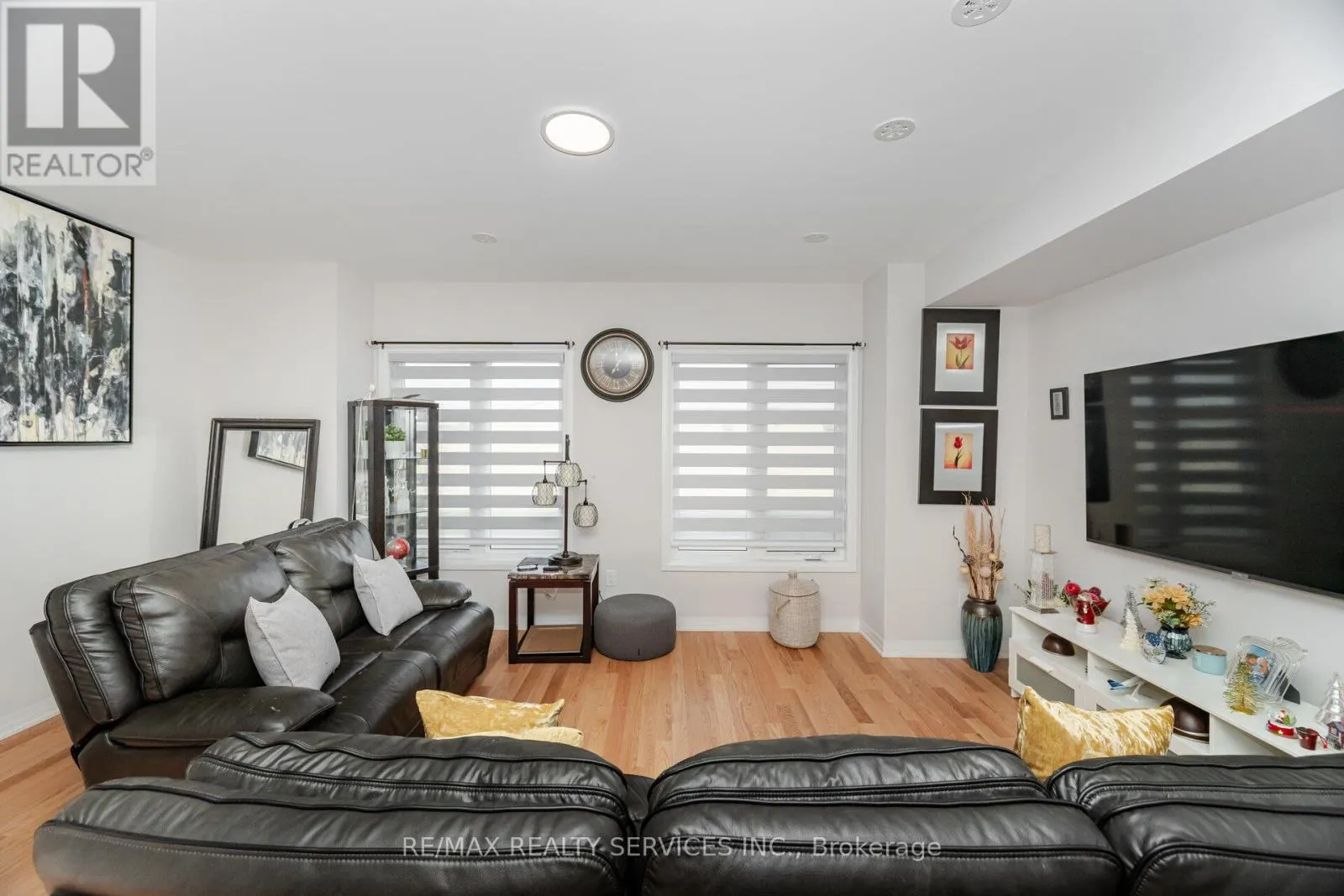 12 - 220 DISSETTE STREET