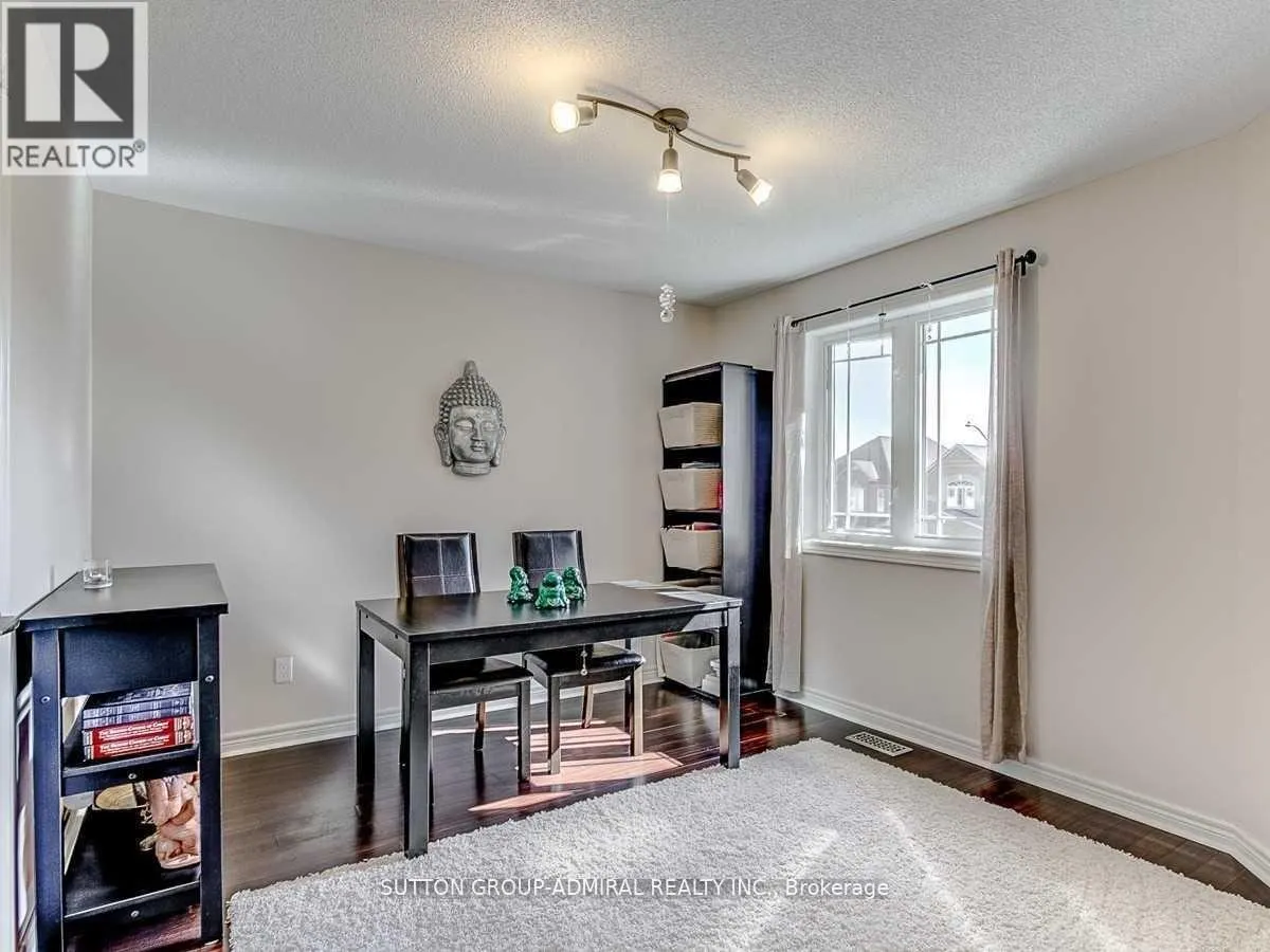 30 LACONA CRESCENT