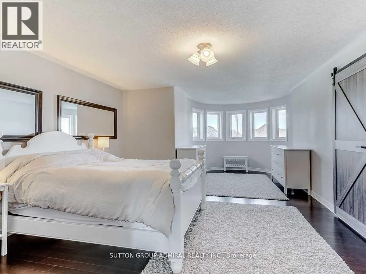 30 LACONA CRESCENT
