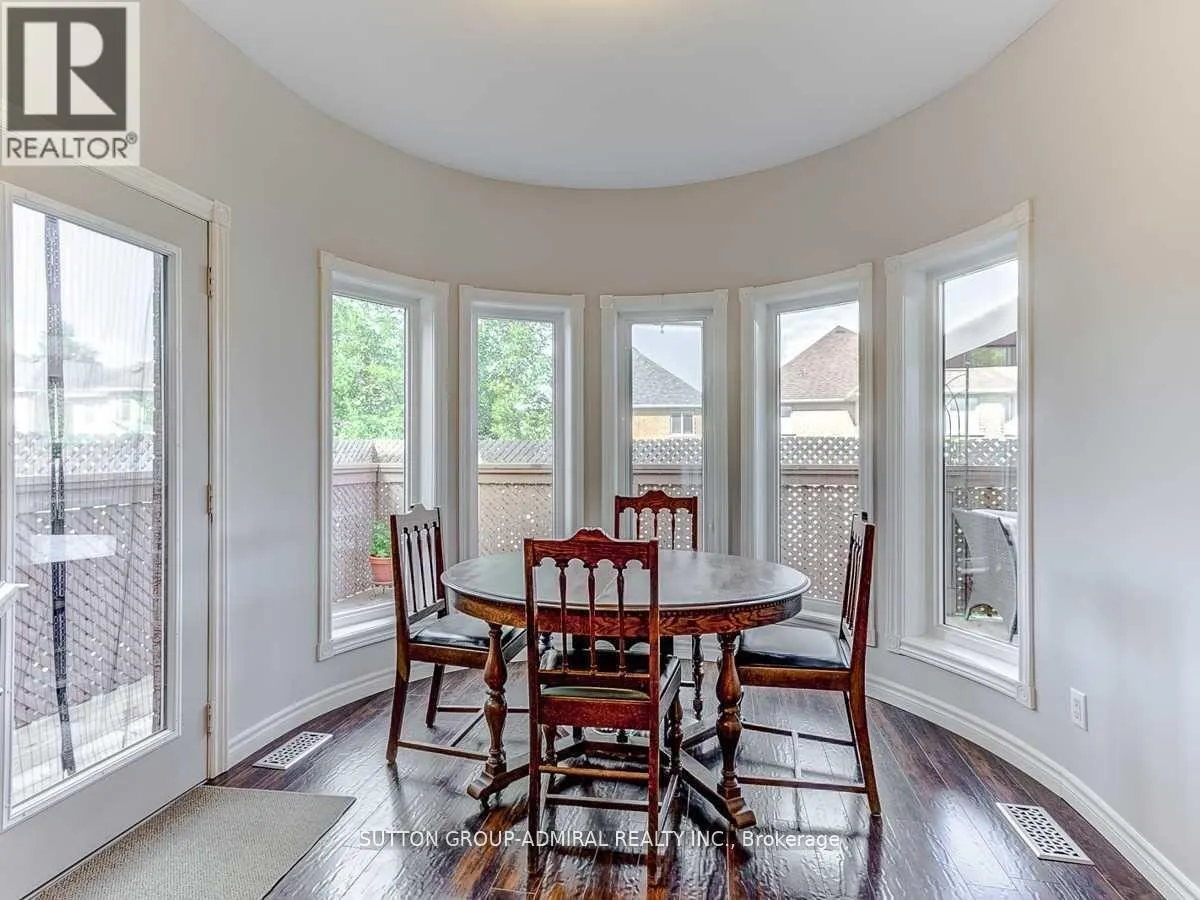 30 LACONA CRESCENT