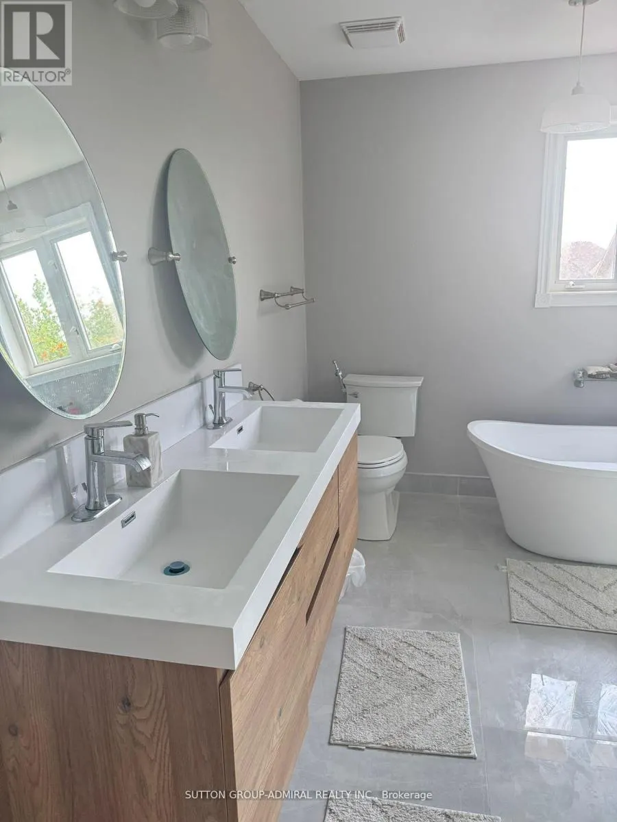 MAIN & 2ND - 30 LACONA CRESCENT