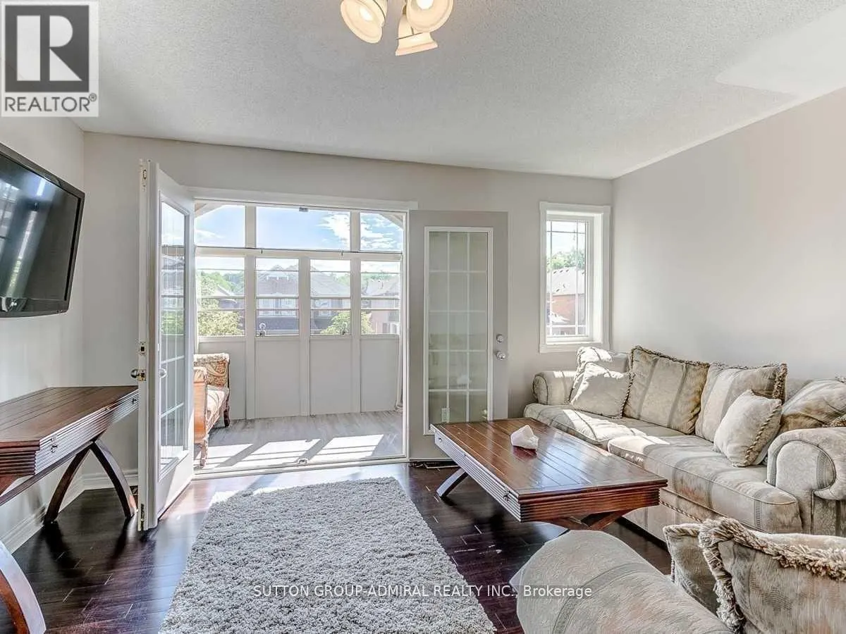 MAIN & 2ND - 30 LACONA CRESCENT