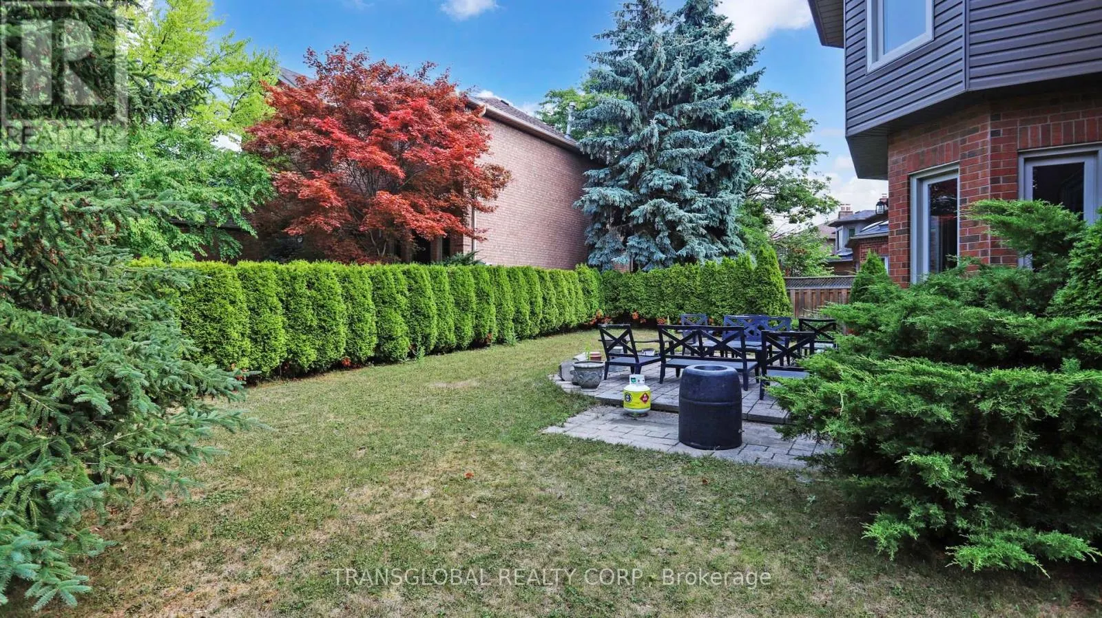 458 BEVERLEY GLEN BOULEVARD