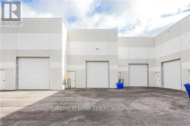 15 - 158 DON HILLOCK DRIVE