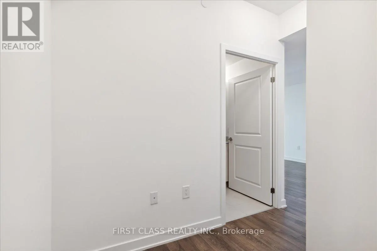403 - 100 EAGLE ROCK WAY