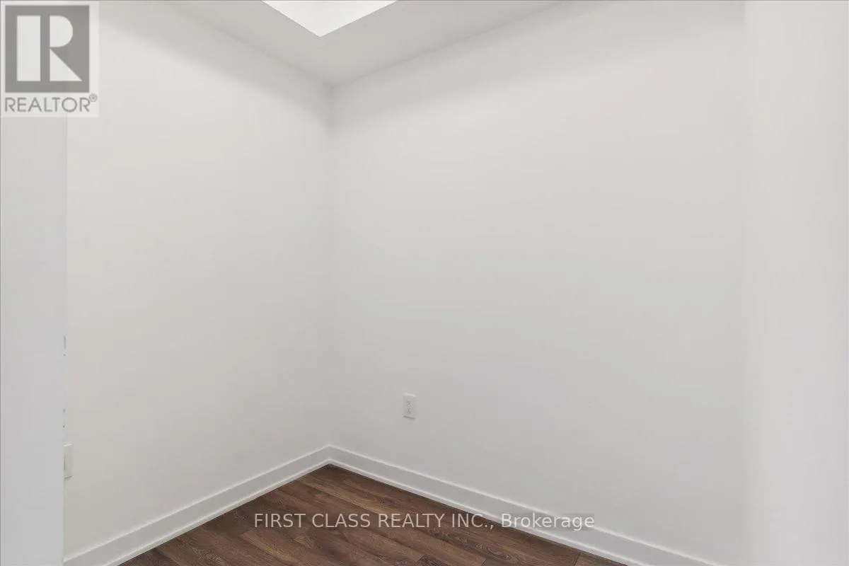 403 - 100 EAGLE ROCK WAY