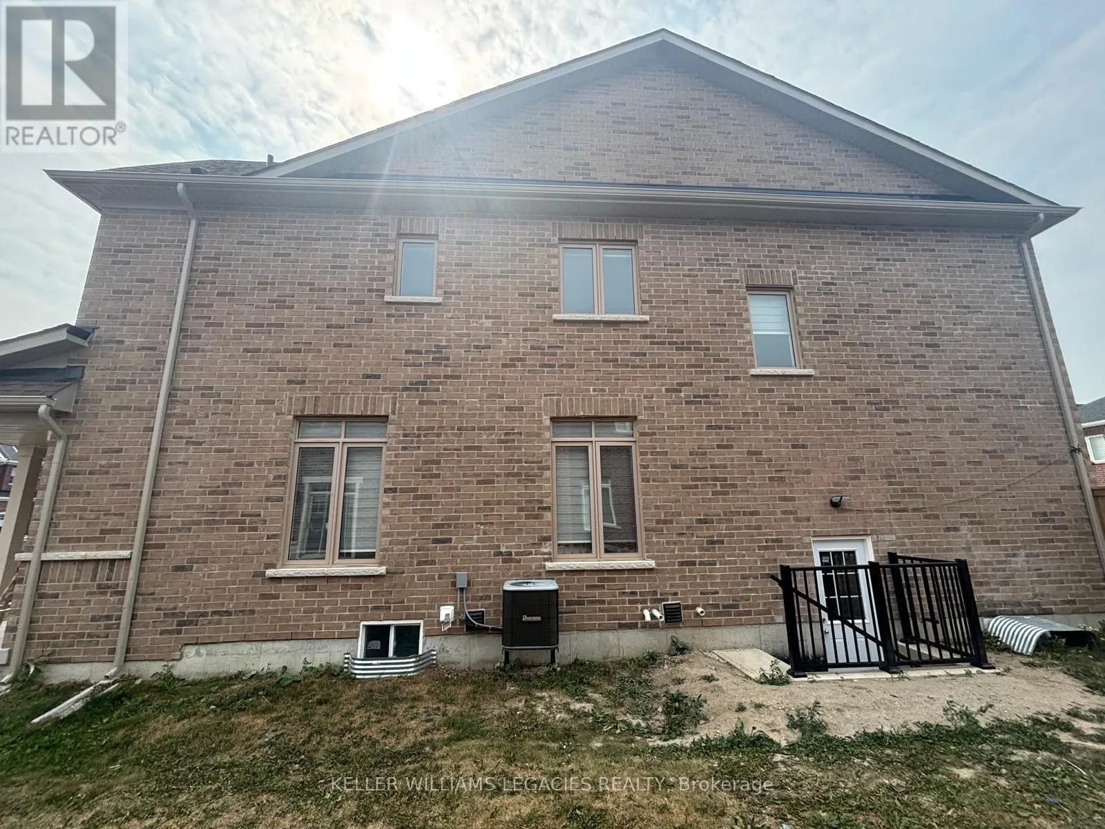 2300 GRAINGER LOOP