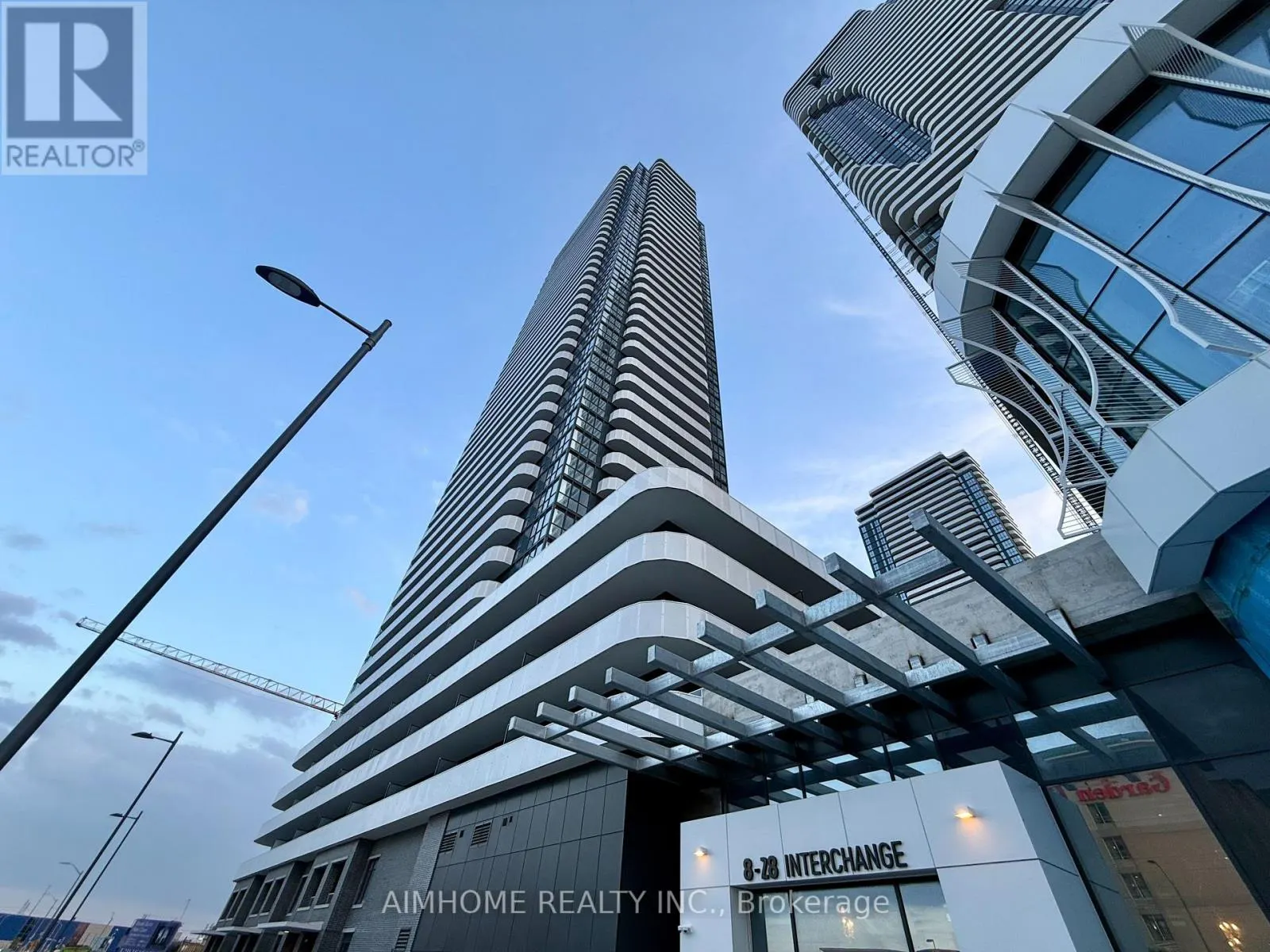 3207 - 28 INTERCHANGE WAY