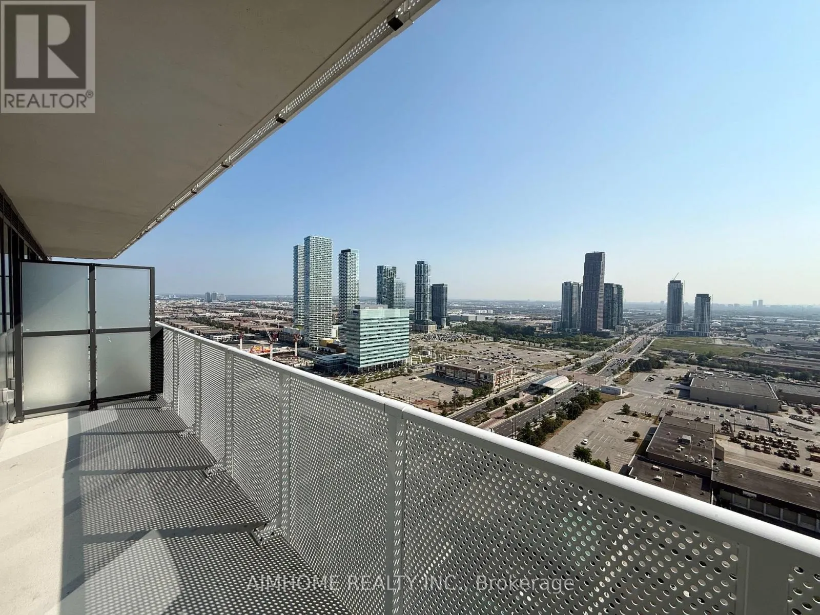3207 - 28 INTERCHANGE WAY