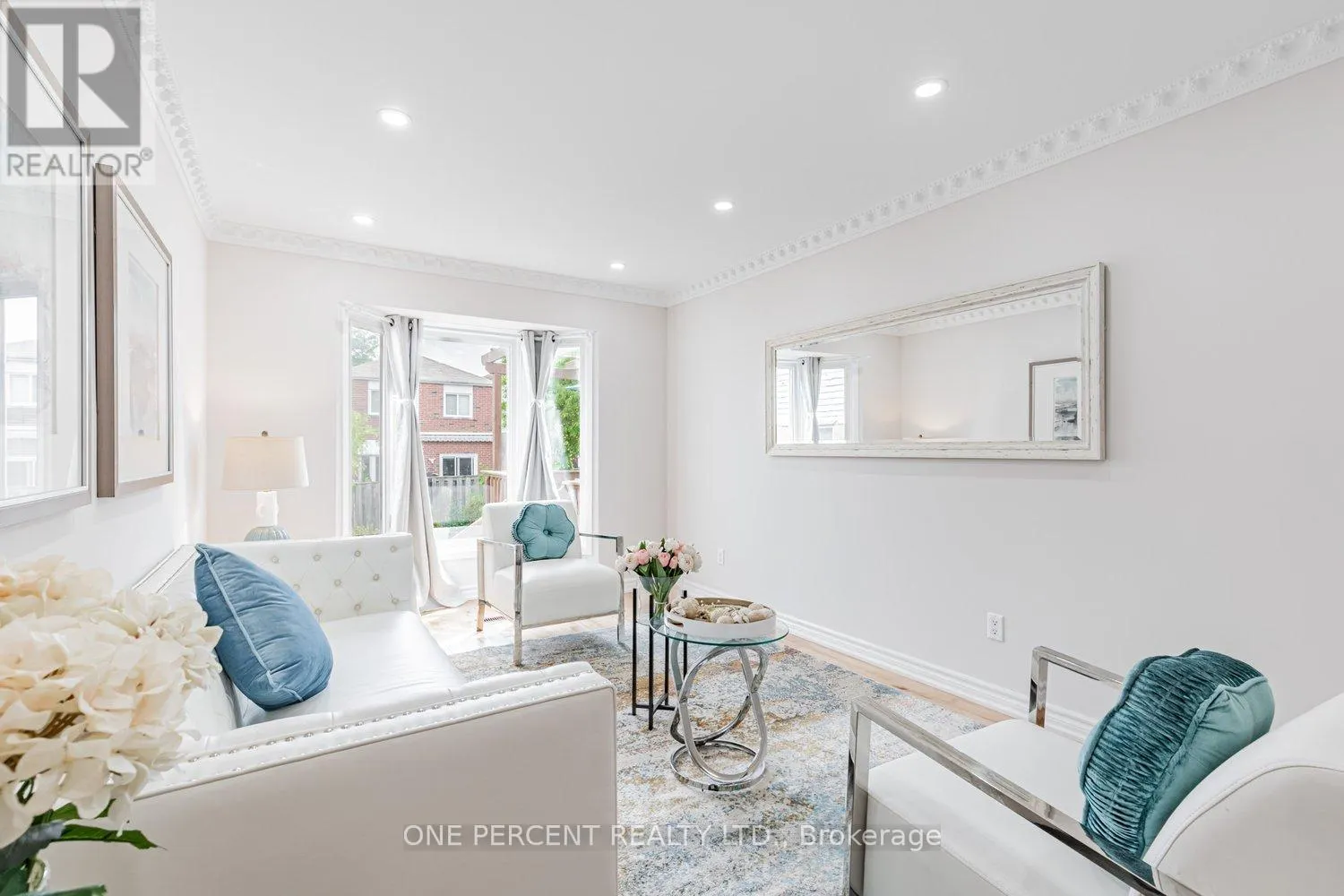 37 LANSBURY COURT