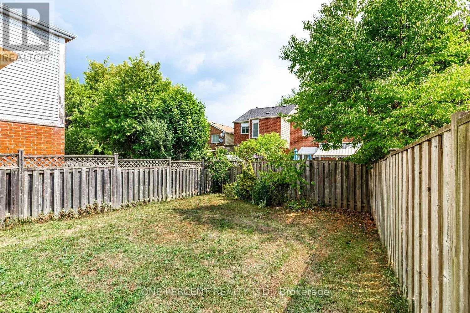 37 LANSBURY COURT