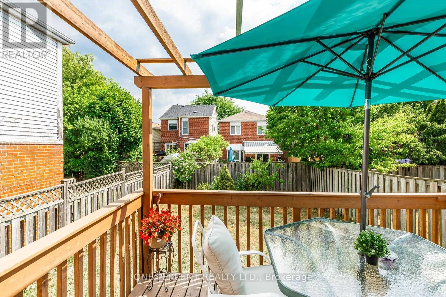 37 LANSBURY COURT