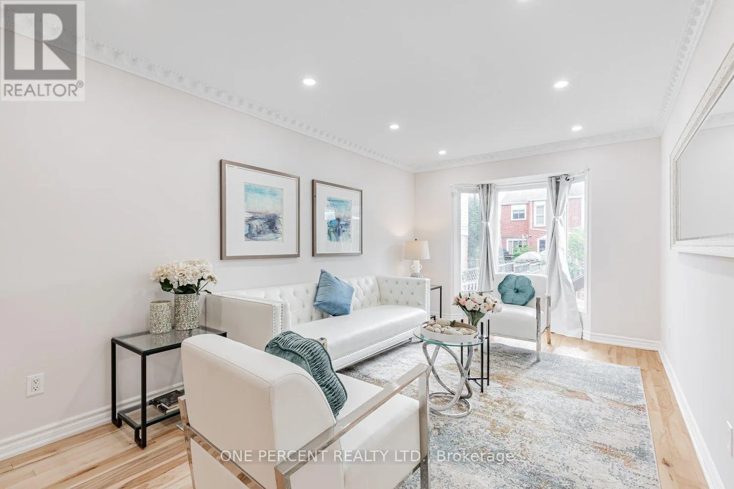 37 LANSBURY COURT