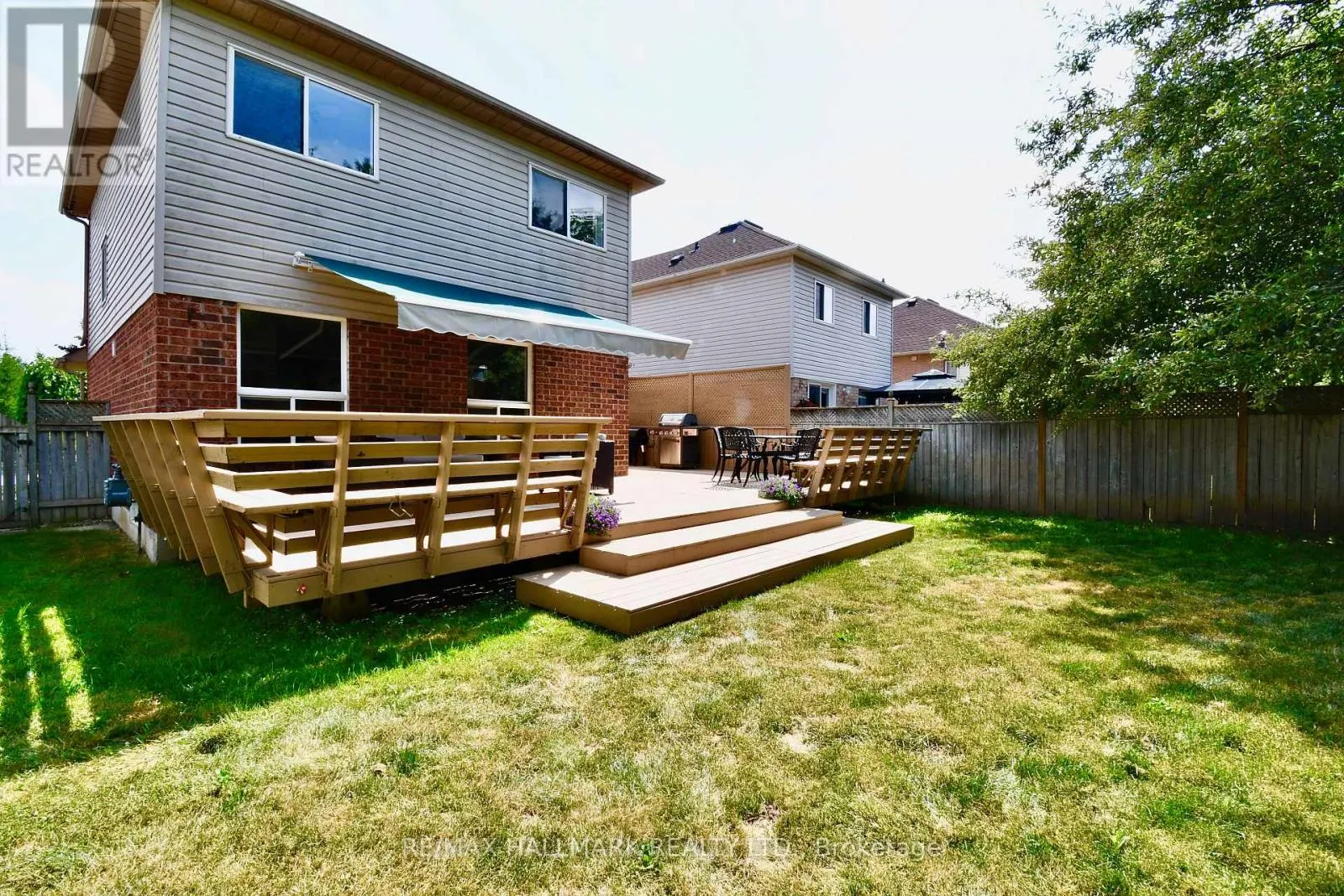 24 GLENORA PLACE