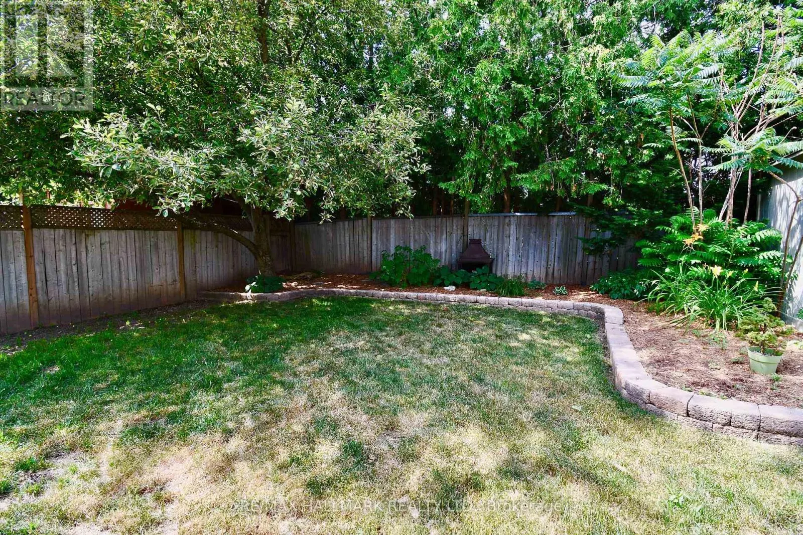 24 GLENORA PLACE