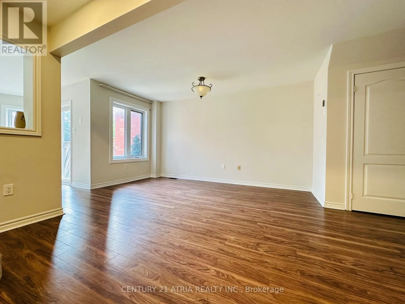 73 SILVERDART CRESCENT