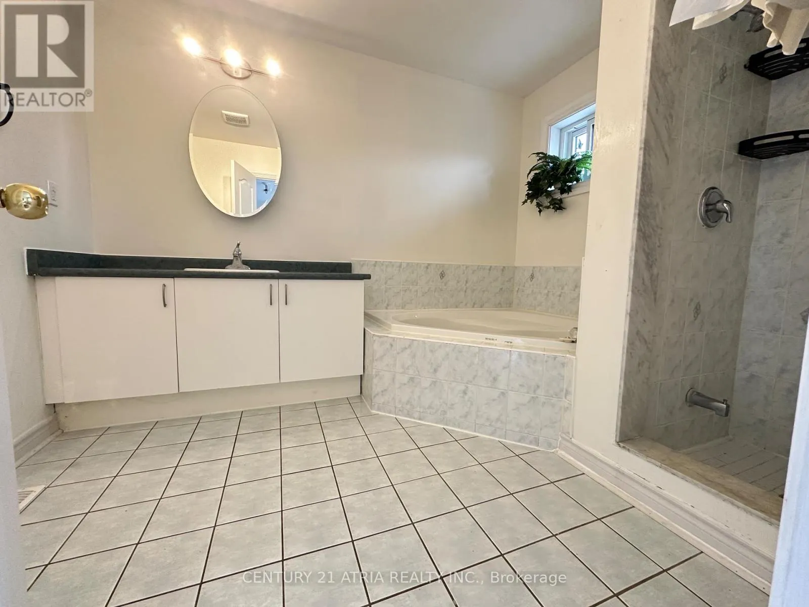 73 SILVERDART CRESCENT