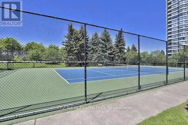 407 - 1 CLARK AVENUE W