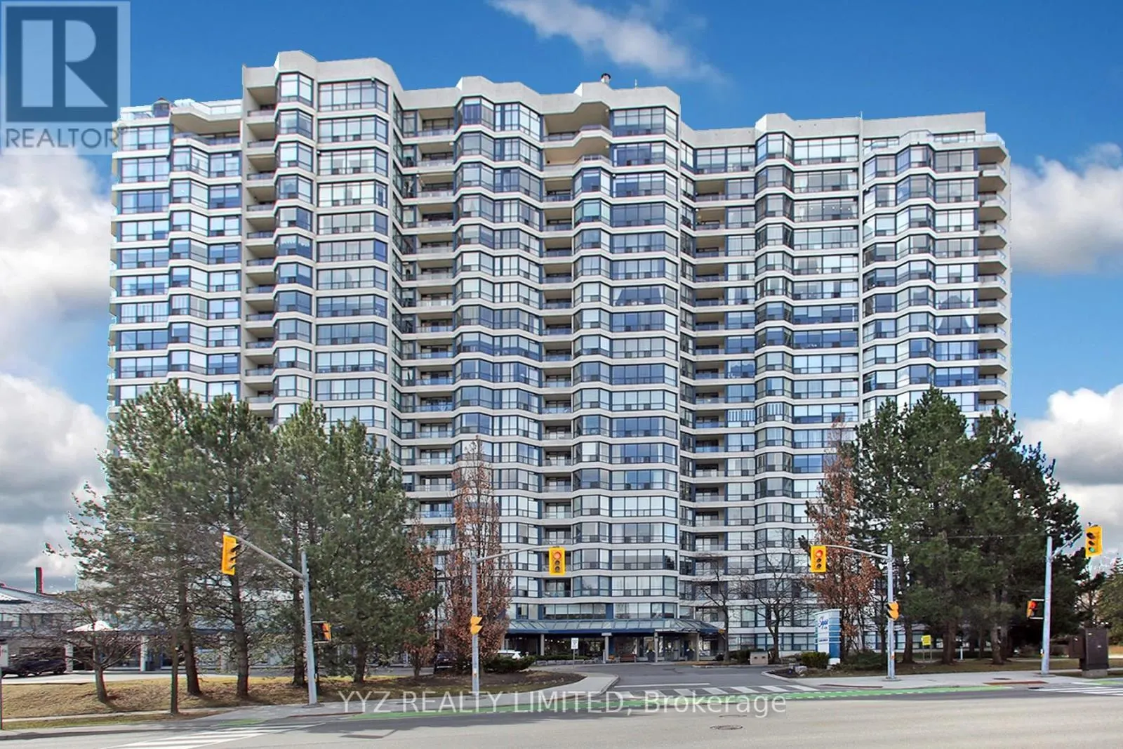 407 - 1 CLARK AVENUE W