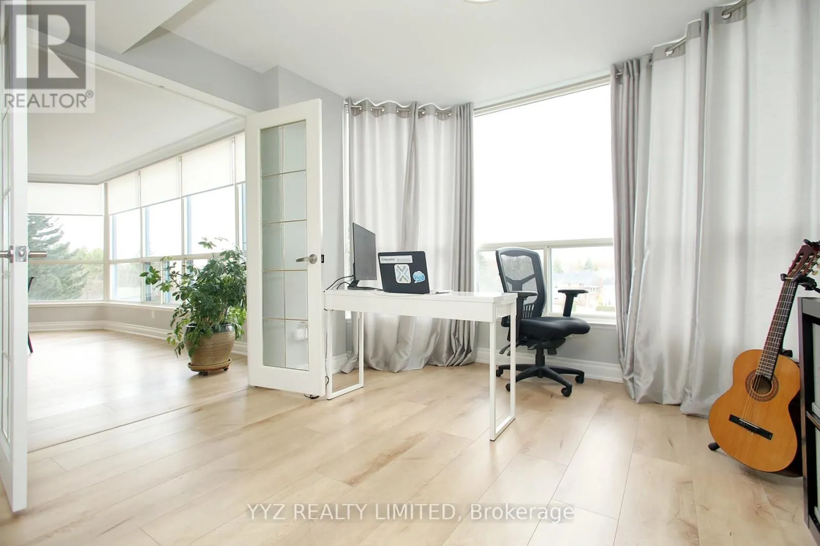 407 - 1 CLARK AVENUE W