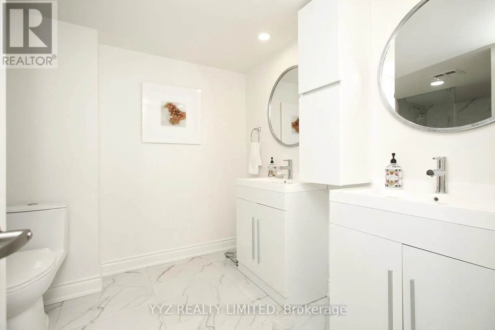 407 - 1 CLARK AVENUE W