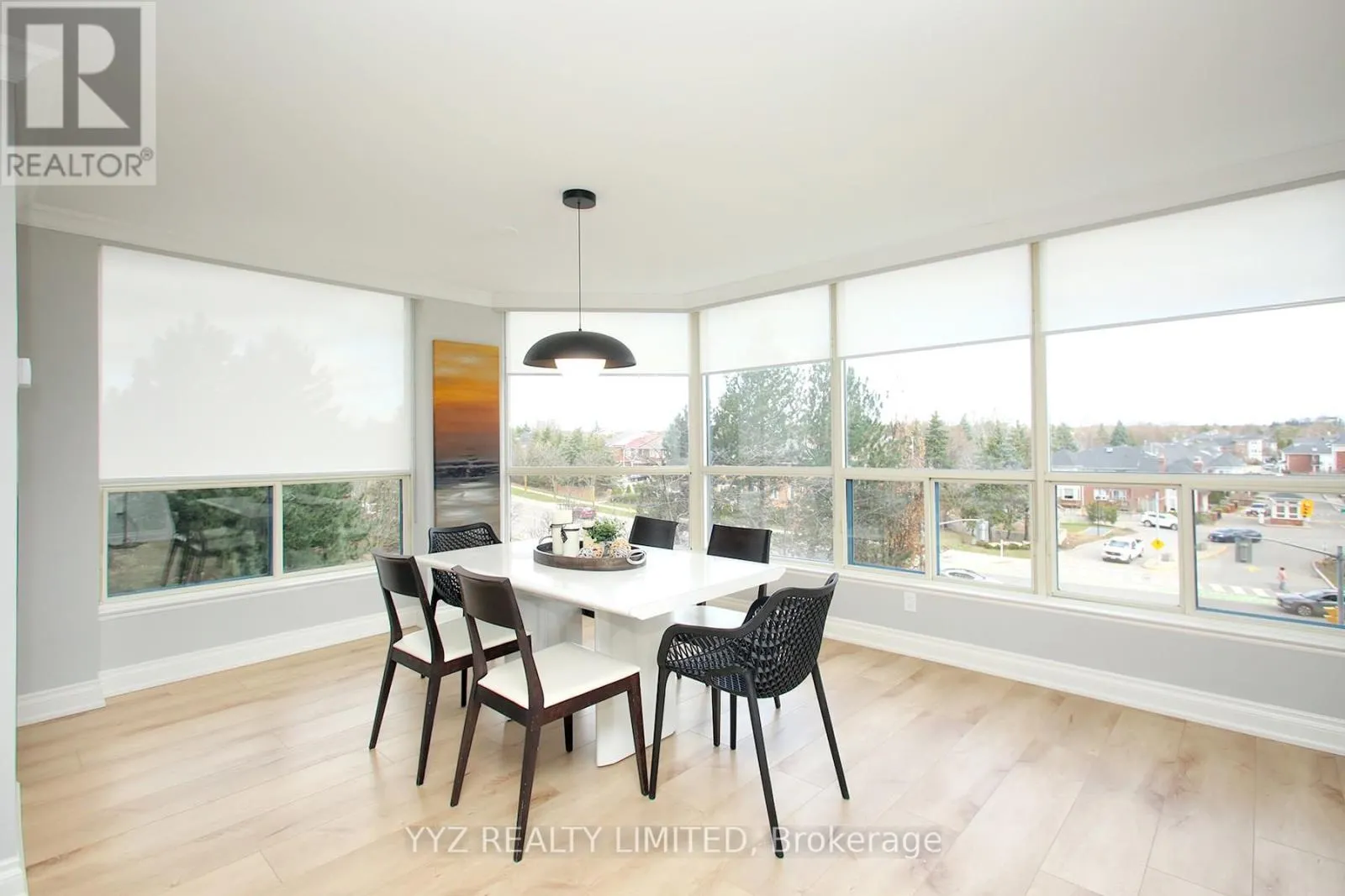 407 - 1 CLARK AVENUE W