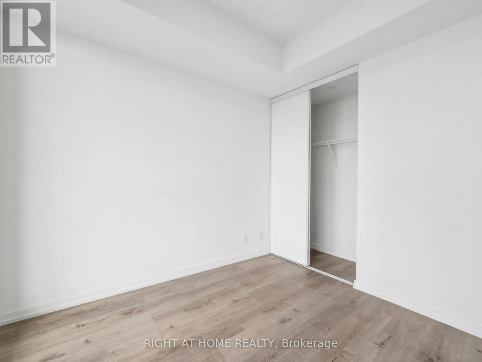 4201 - 7890 JANE STREET