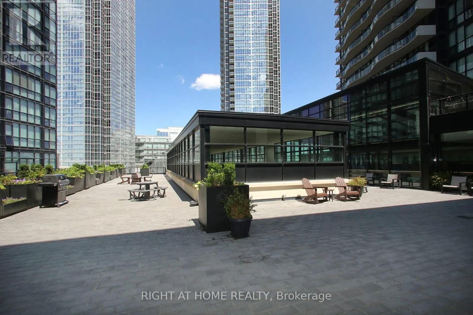 12 - 2910 HIGHWAY NO, 7 ROAD W