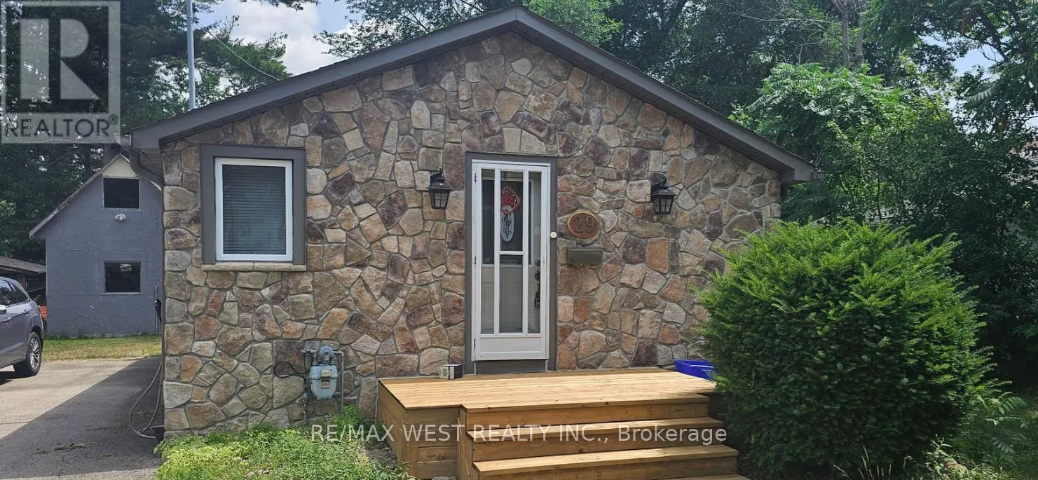 29 PLEASANT AVENUE