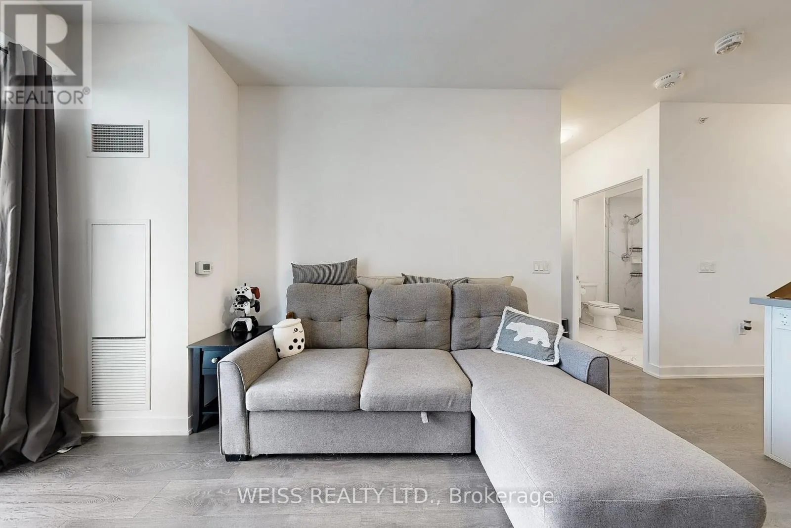 802 - 75 ONEIDA CRESCENT