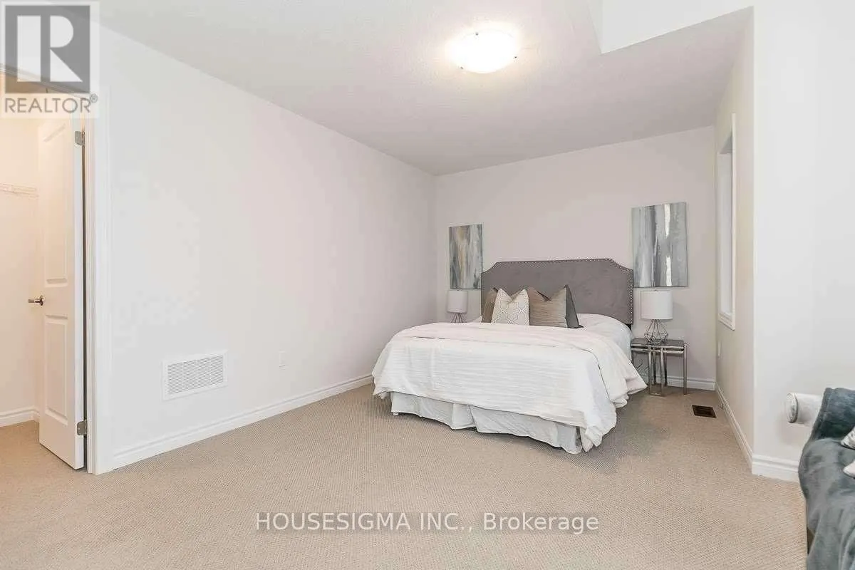 121 FERRAGINE CRESCENT