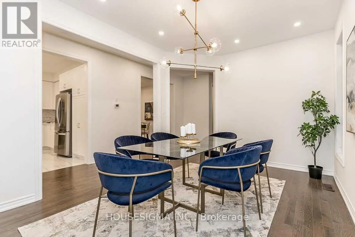 121 FERRAGINE CRESCENT