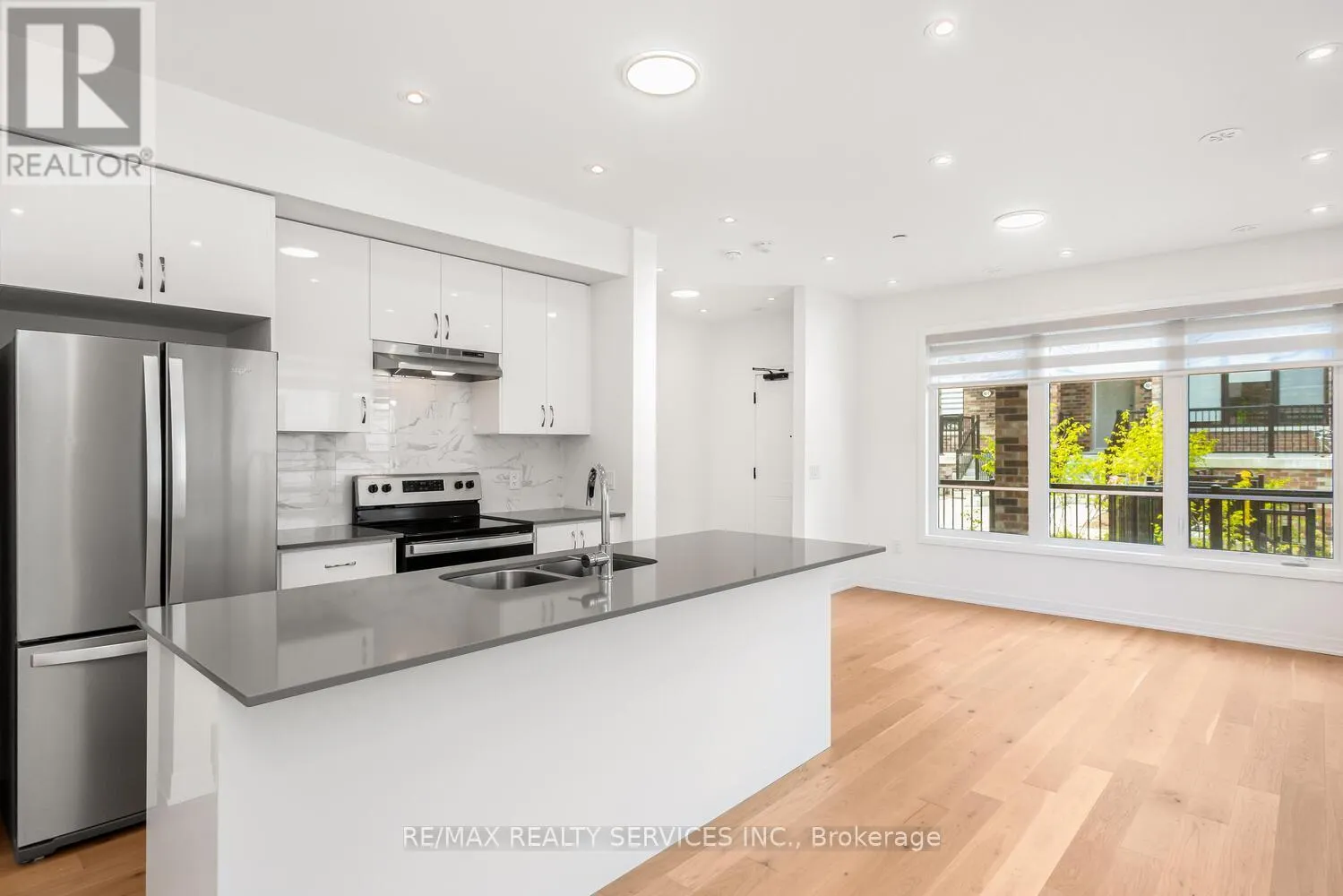 9 - 70 BAYNES WAY