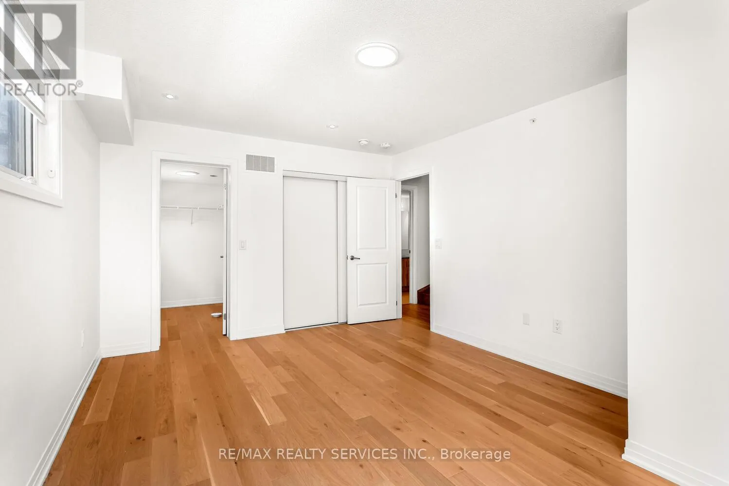 9 - 70 BAYNES WAY