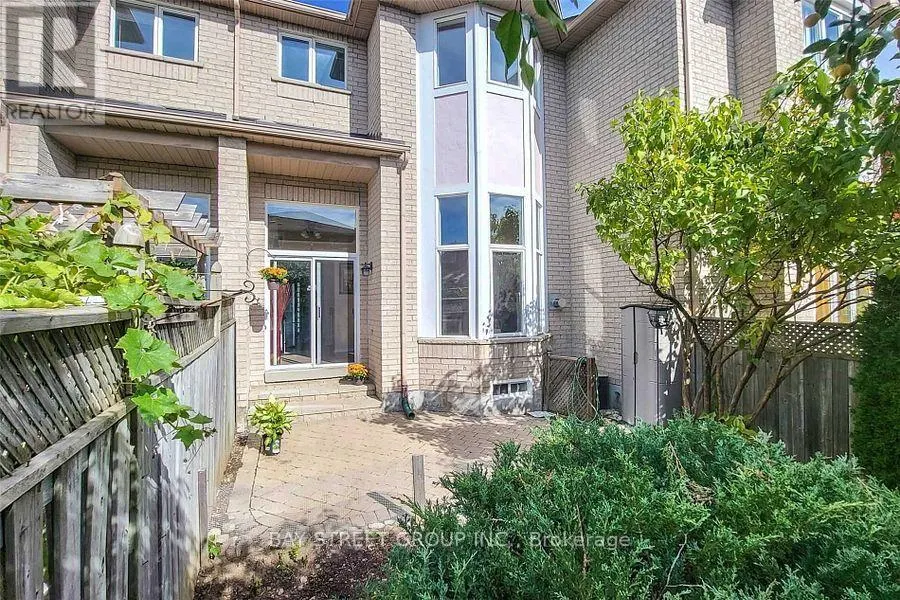 4 GOLDBROOK CRESCENT