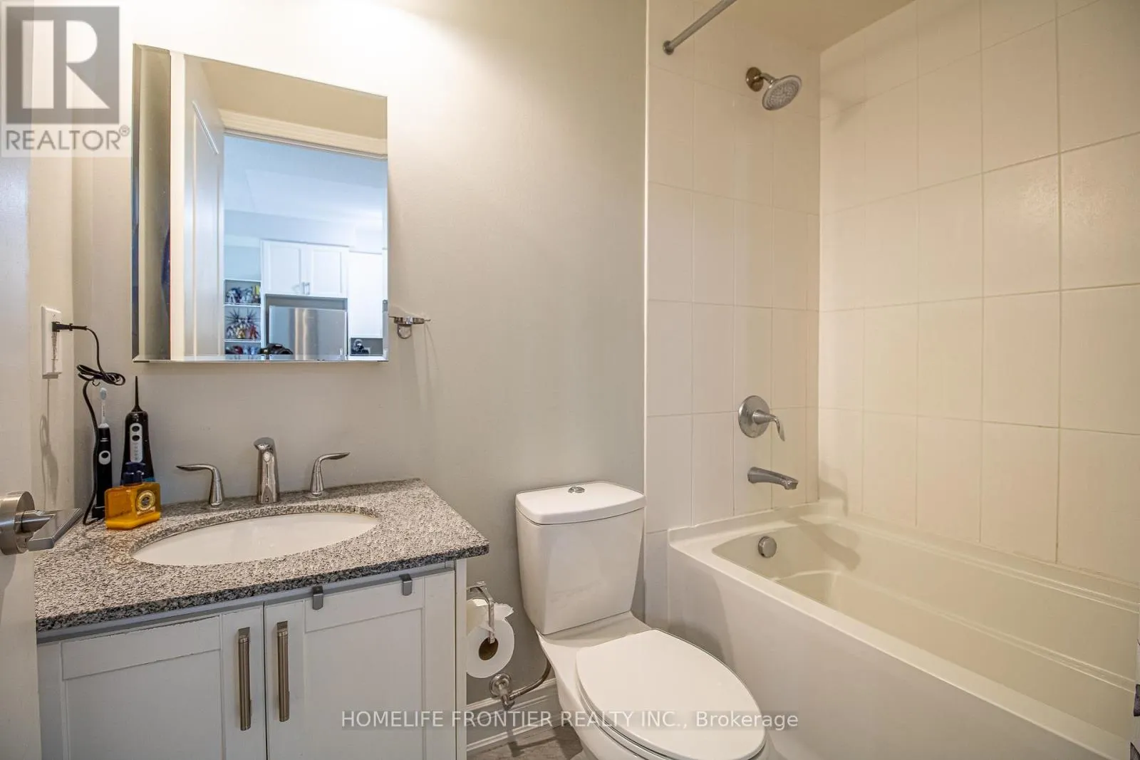 609B - 9090 YONGE STREET