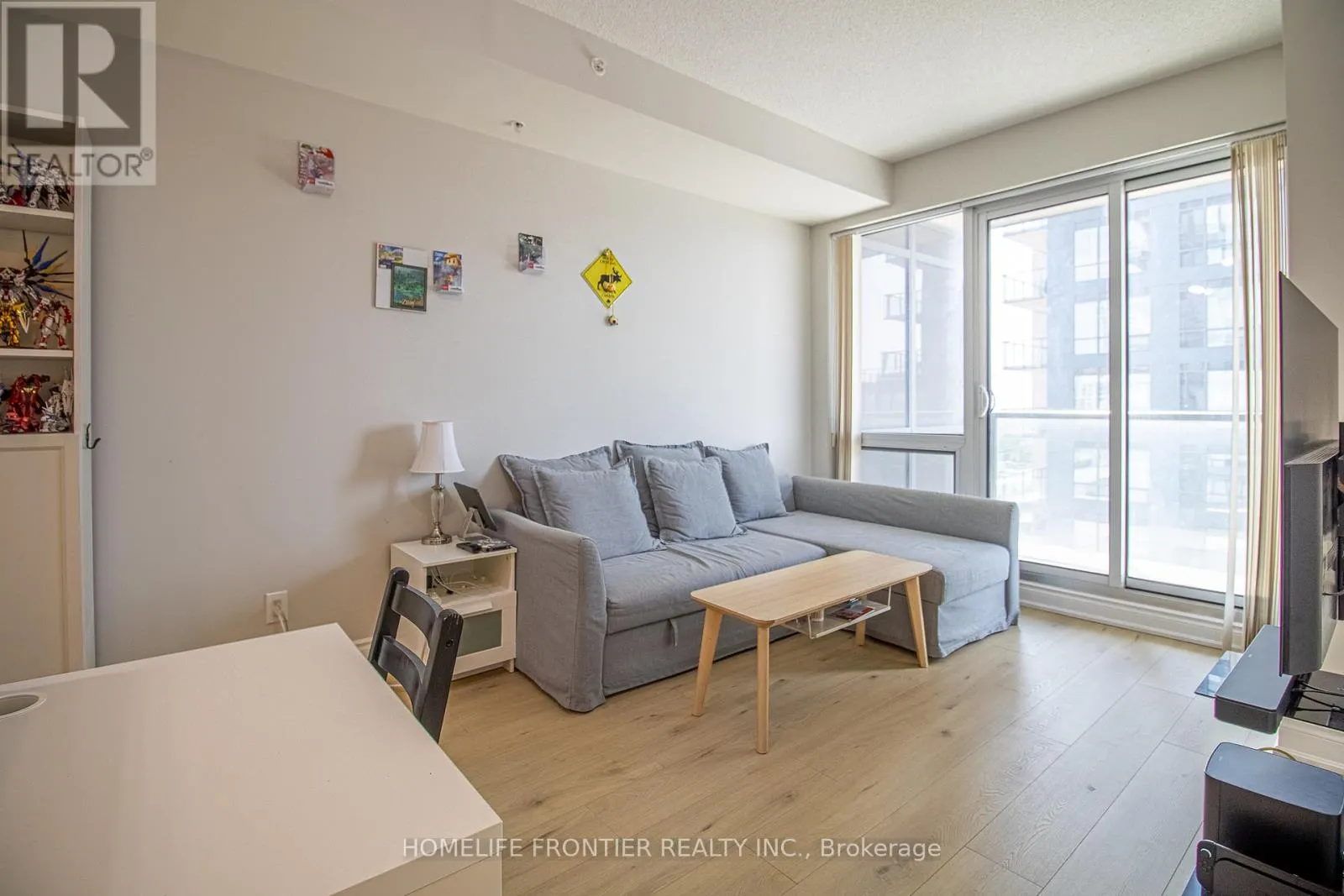609B - 9090 YONGE STREET