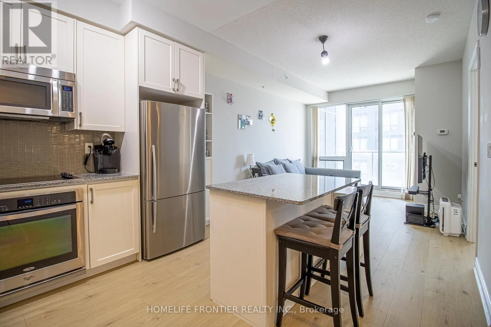 609B - 9090 YONGE STREET