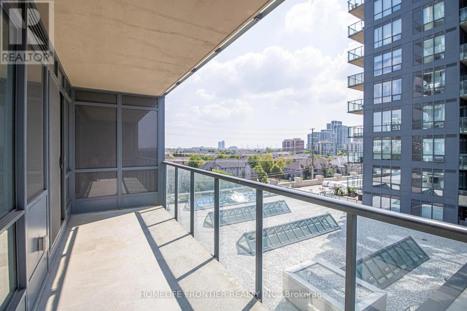 609B - 9090 YONGE STREET