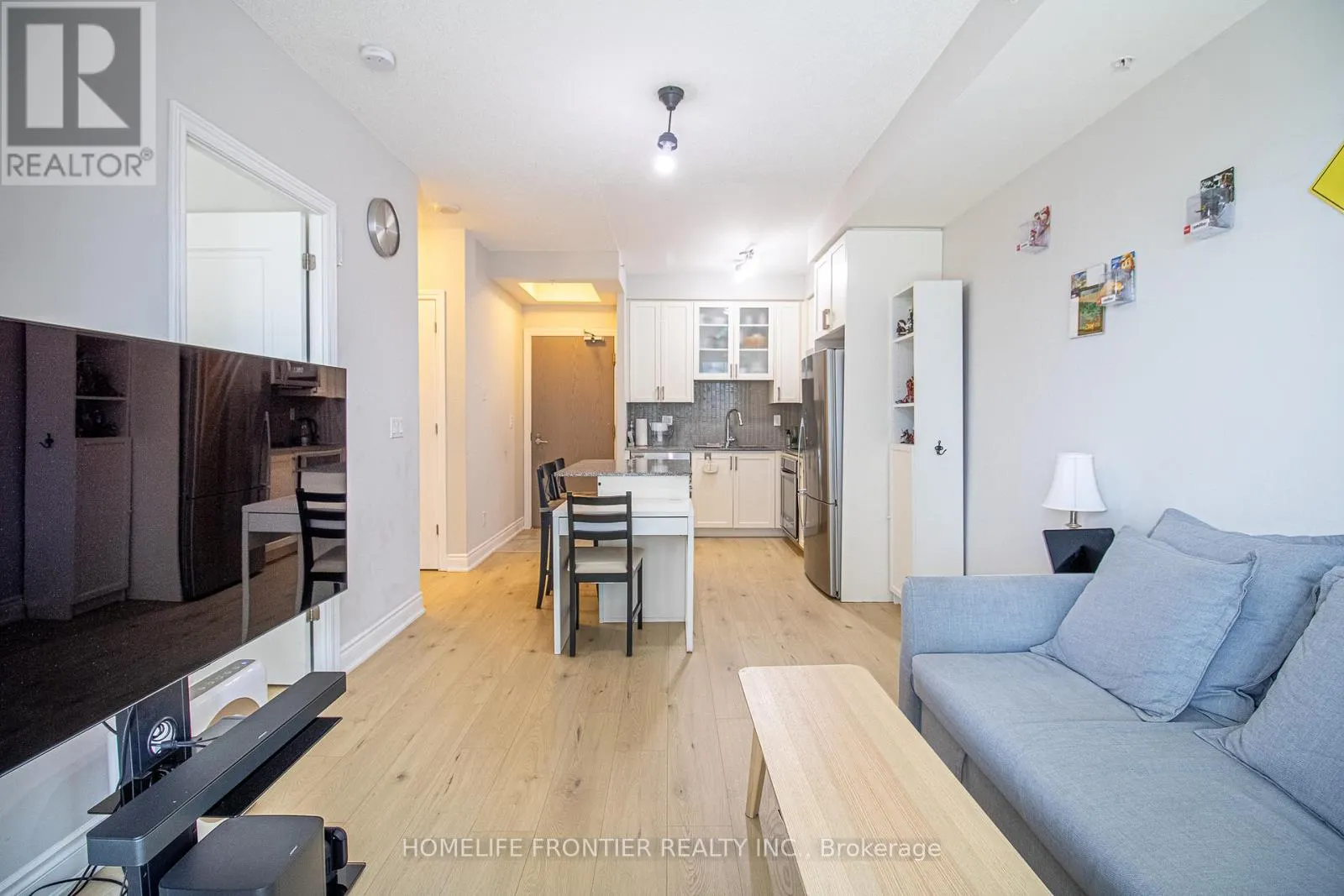 609B - 9090 YONGE STREET