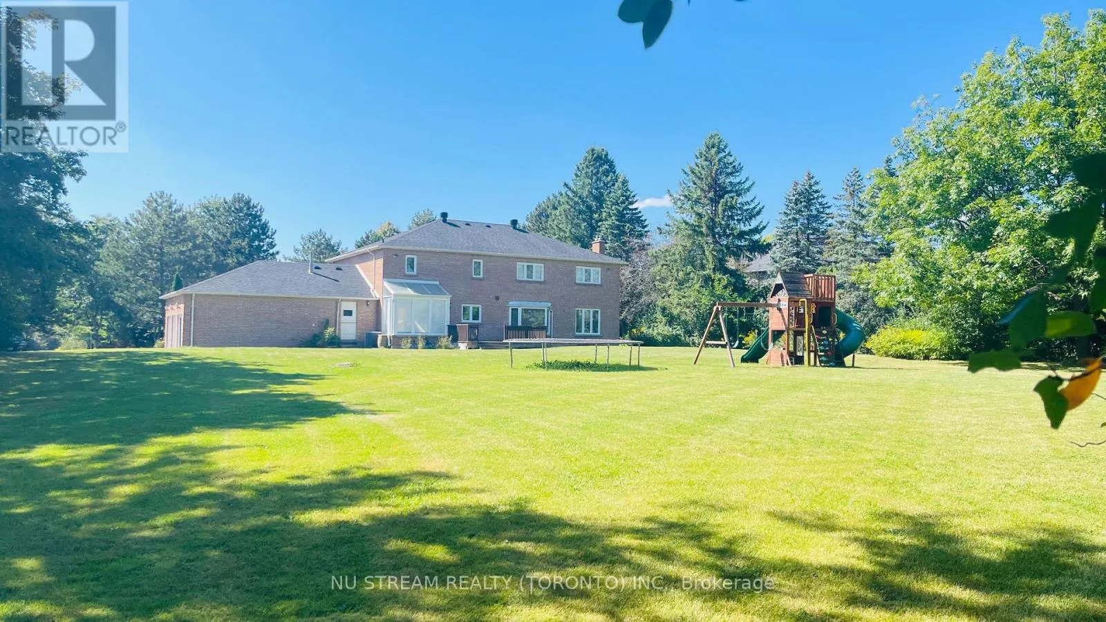 4 WILLOW CREEK DRIVE
