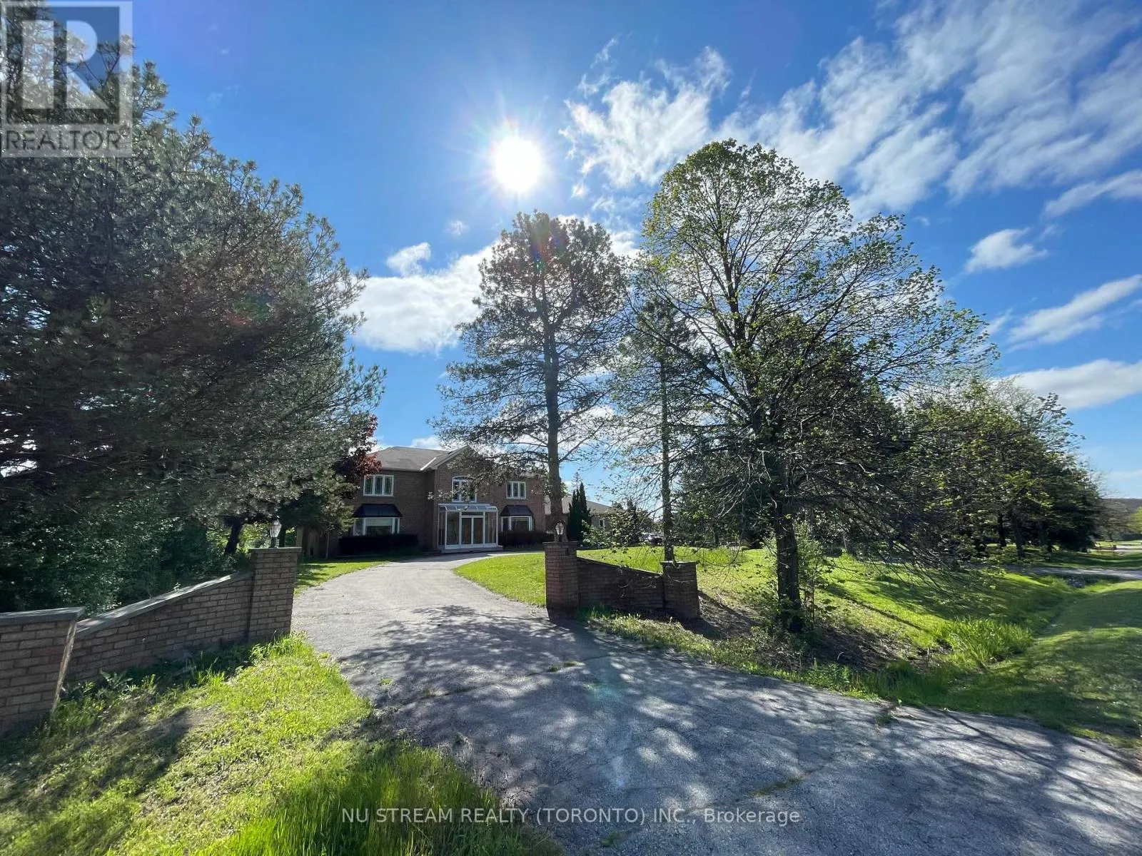 4 WILLOW CREEK DRIVE