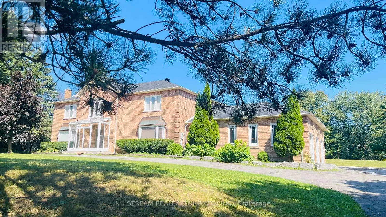 4 WILLOW CREEK DRIVE