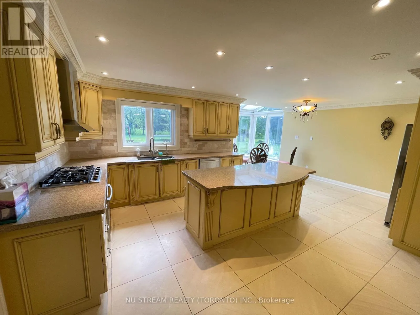 4 WILLOW CREEK DRIVE