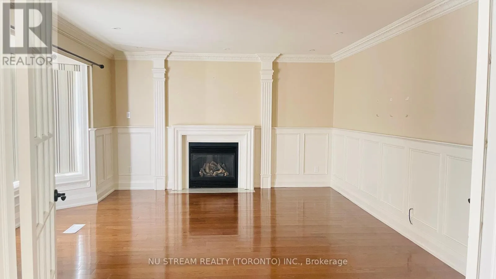 4 WILLOW CREEK DRIVE