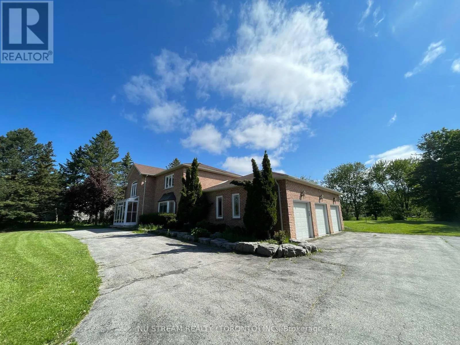 4 WILLOW CREEK DRIVE